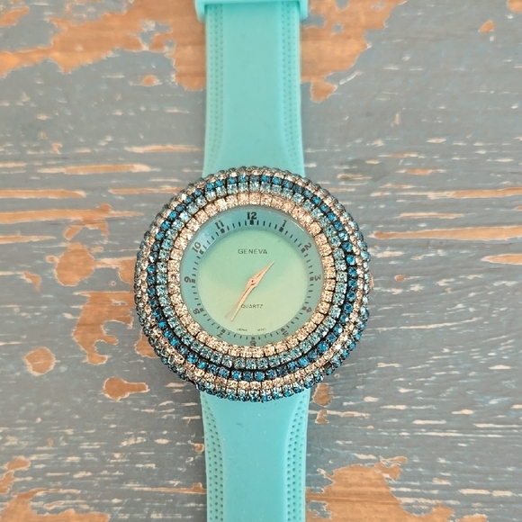 ✨️ Geneva Blue Rhinestone Watch - Picture 1 of 6